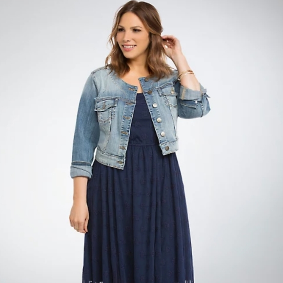 NWT Torrid Crop Denim Jacket Size 3 - Picture 2 of 10